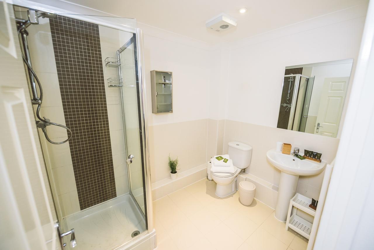 ليذرهيد Charming Two Bedroom Apartment With Free Private Parking المظهر الخارجي الصورة