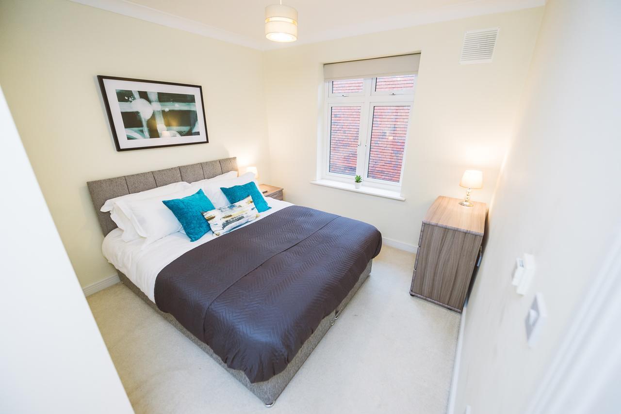 ليذرهيد Charming Two Bedroom Apartment With Free Private Parking المظهر الخارجي الصورة